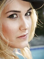 blonde shemales fuck girls